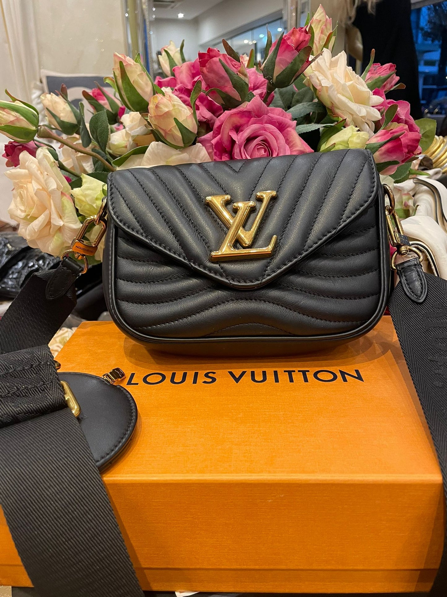 Louis Vuitton - Multi Pochette New Wave Noir Goldene Hardware