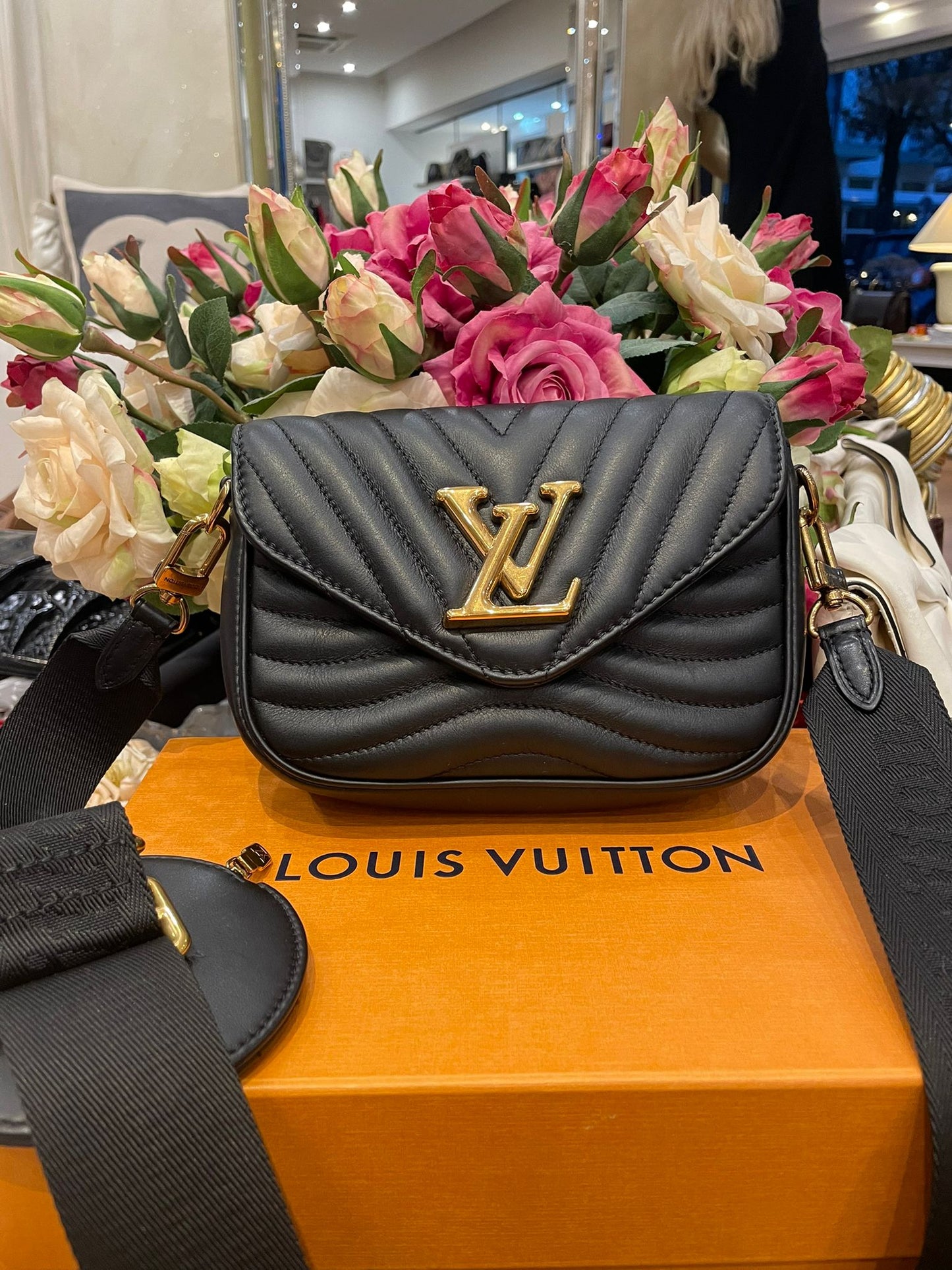 Louis Vuitton - Multi Pochette New Wave Noir Goldene Hardware