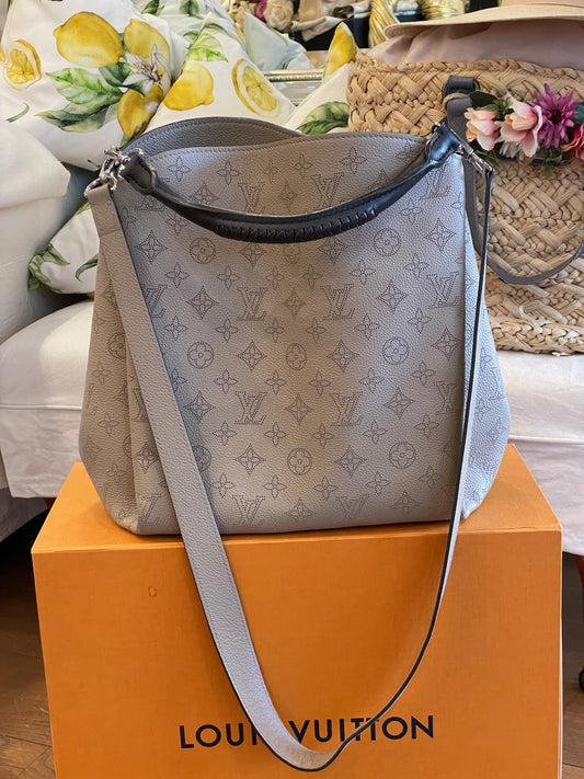 Louis Vuitton - Babylone PM Mahina Hellgrau