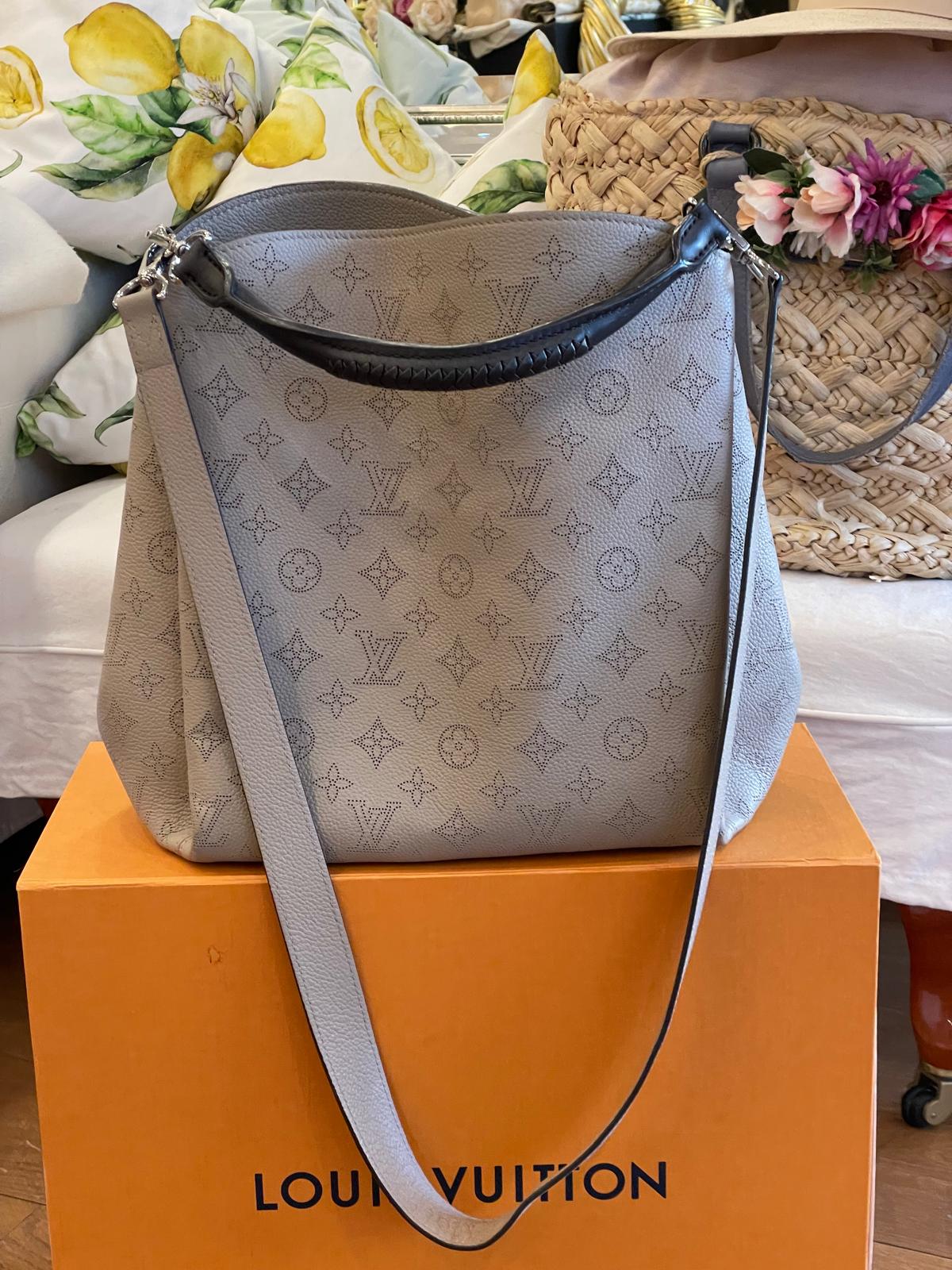 Louis Vuitton - Babylone PM Mahina Hellgrau