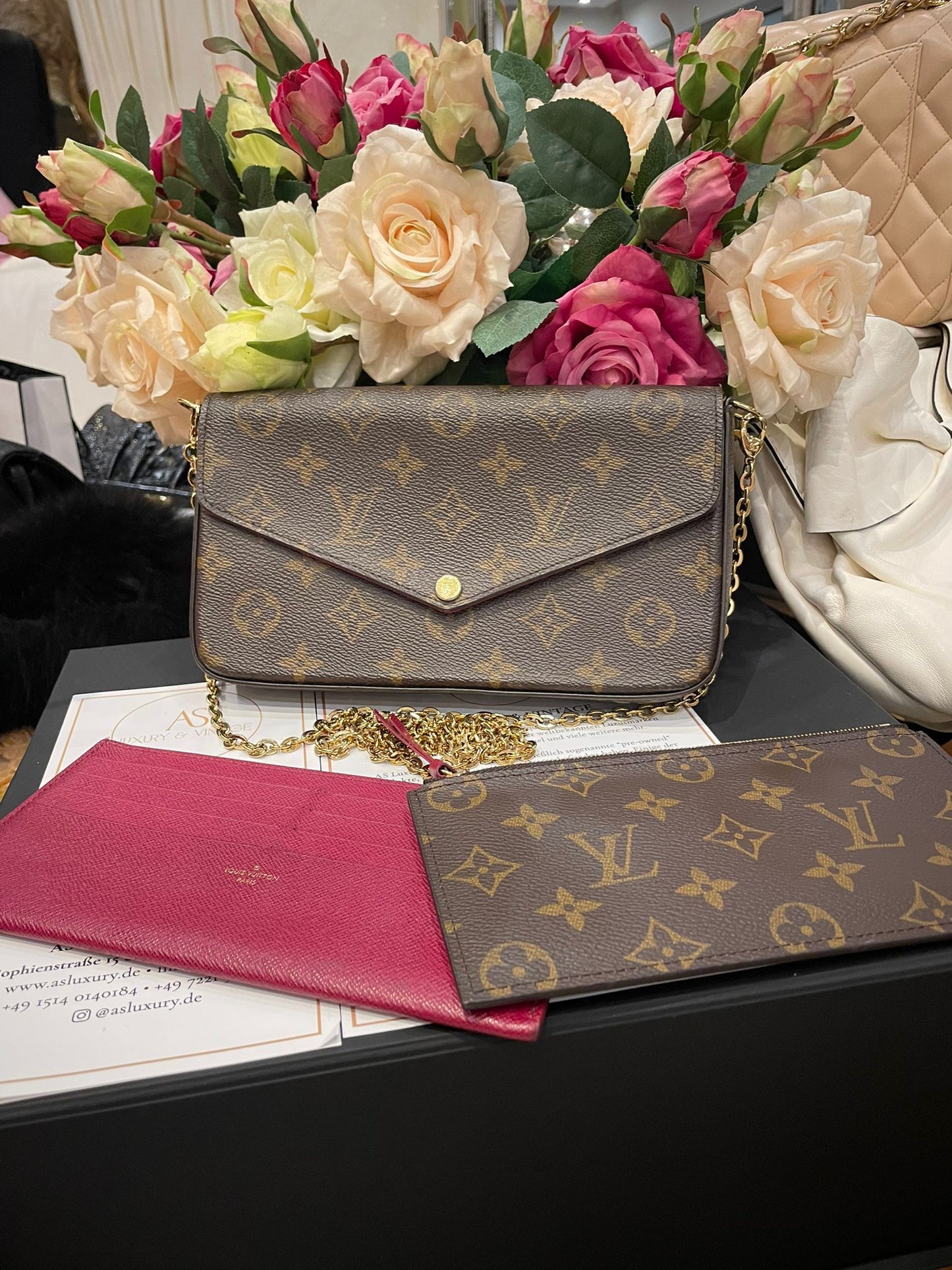 Louis Vuitton - Felicie Pochette Monogram Canvas mit Kette