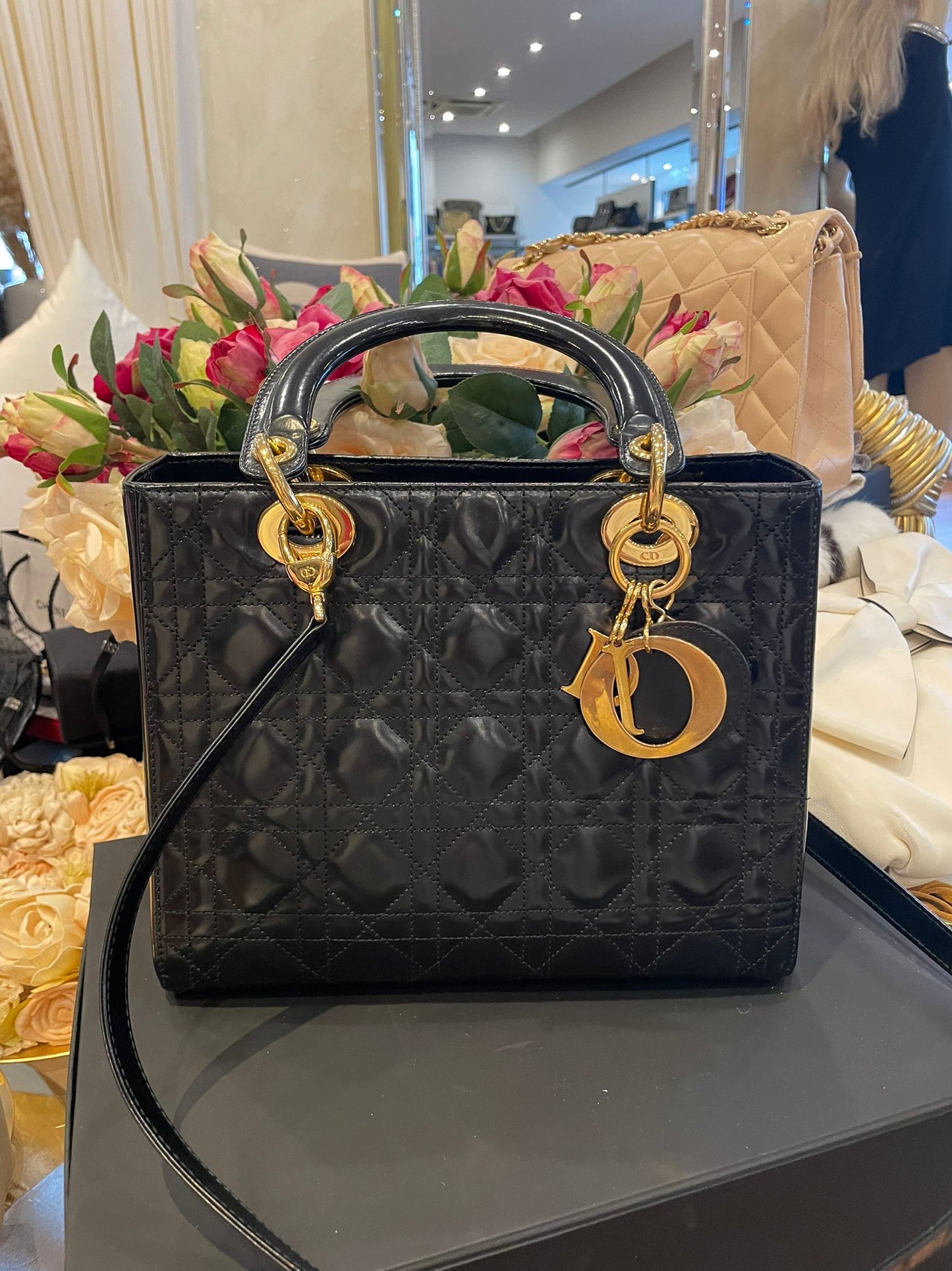 Dior - Lady Dior Medium Lackleder schwarz Goldene Hardware