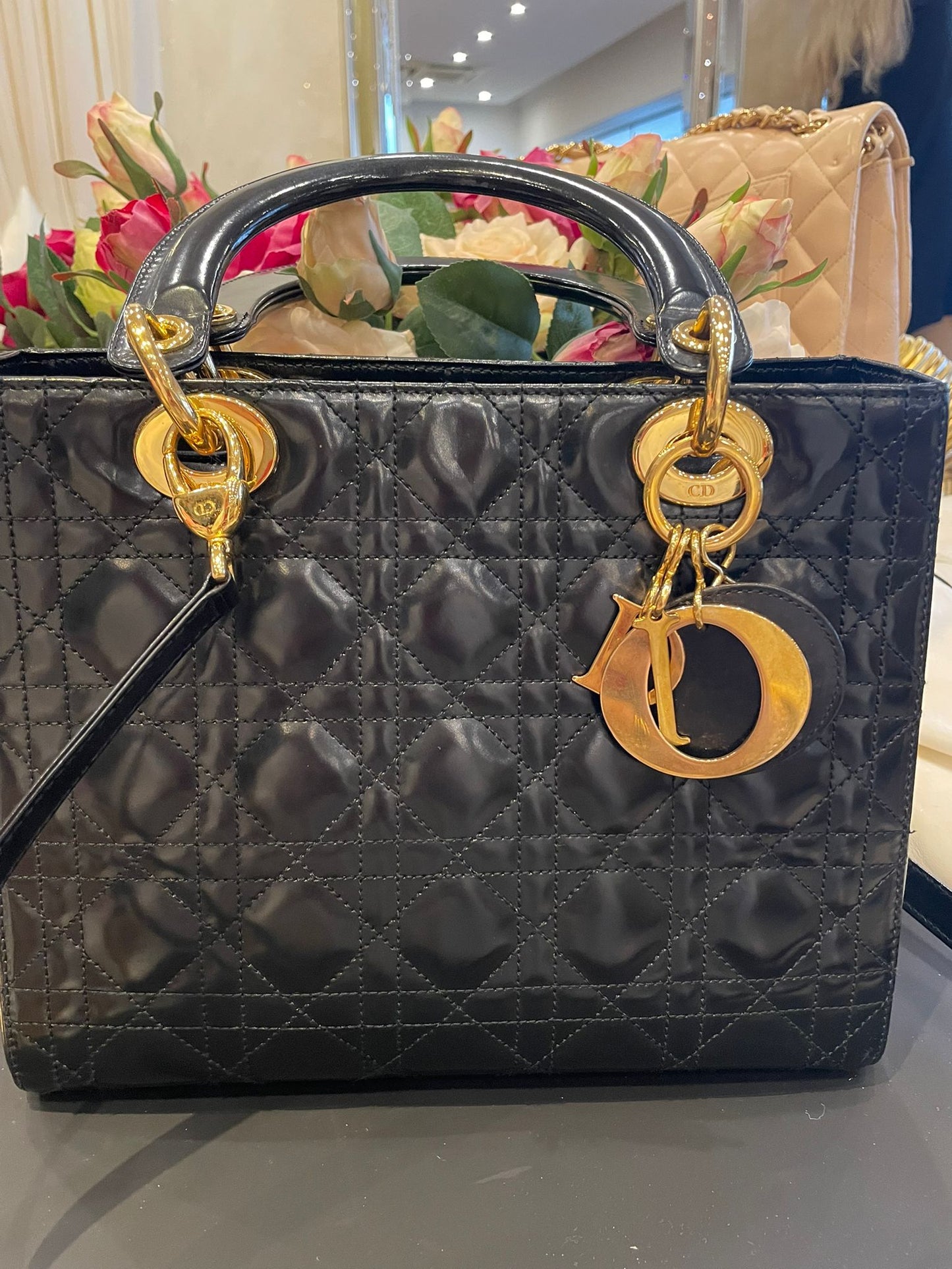 Dior - Lady Dior Medium Lackleder schwarz Goldene Hardware