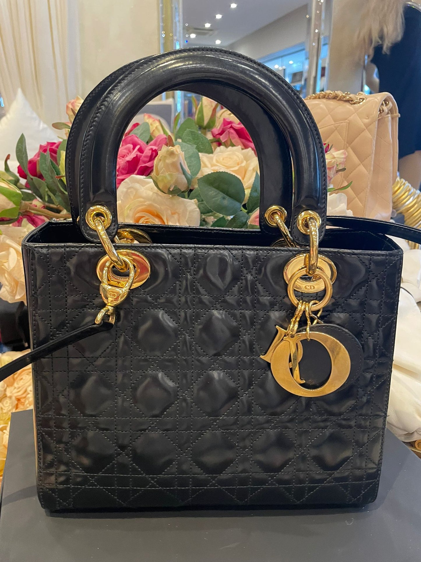 Dior - Lady Dior Medium Lackleder schwarz Goldene Hardware