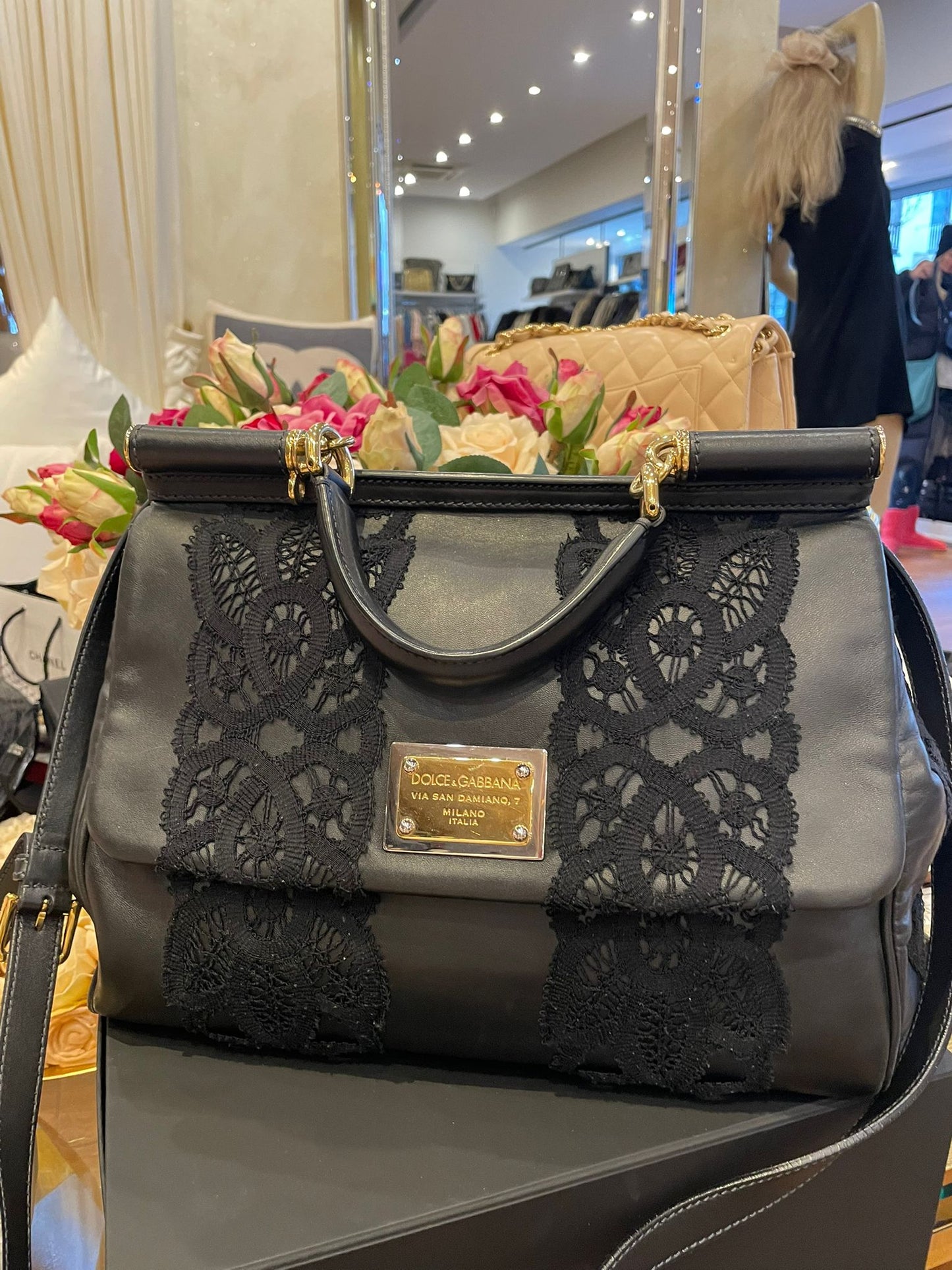 Dolce & Gabbana - Bag Limited Edition schwarz mit Spitze Goldene Hardware