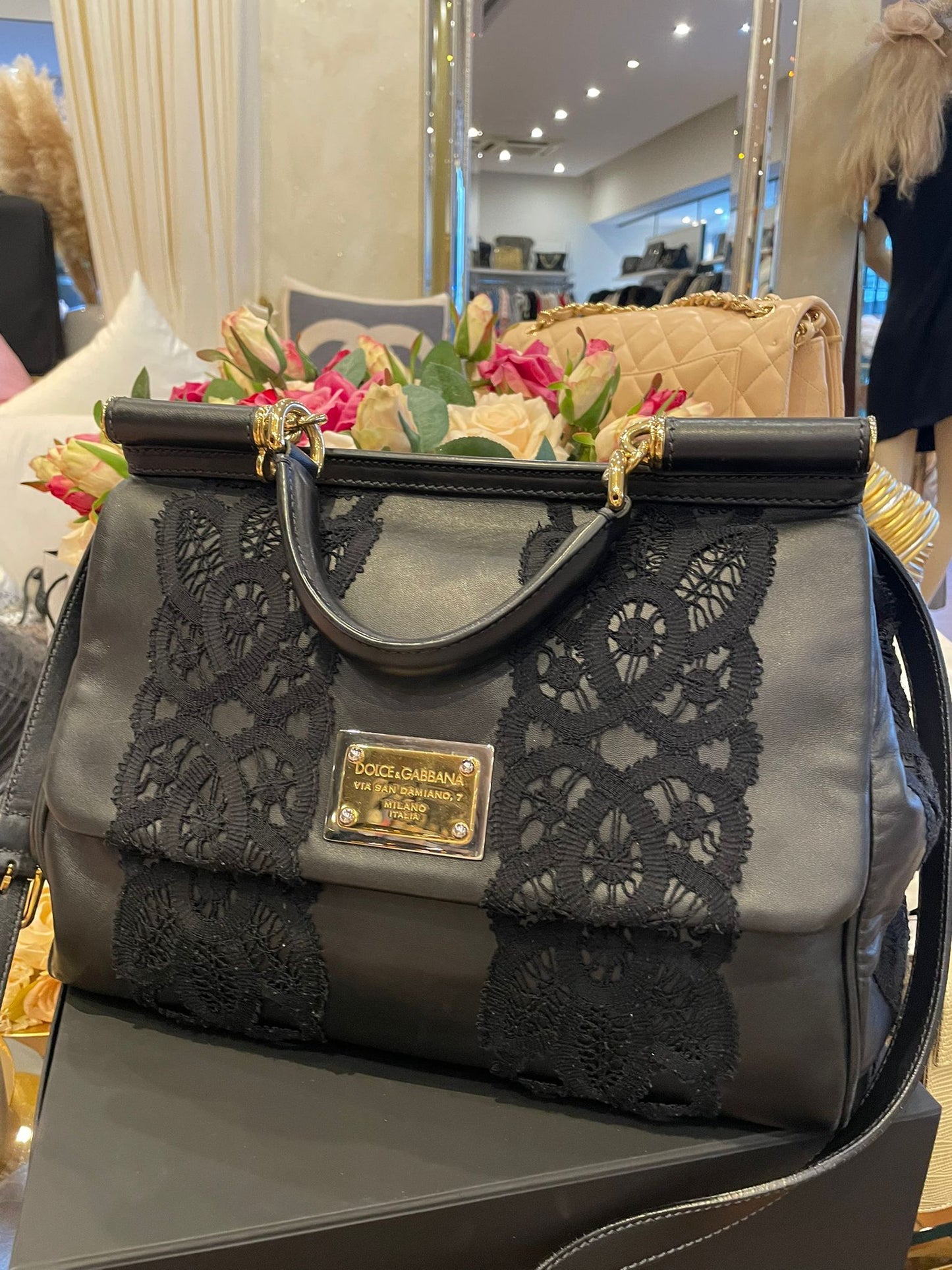 Dolce & Gabbana - Bag Limited Edition schwarz mit Spitze Goldene Hardware
