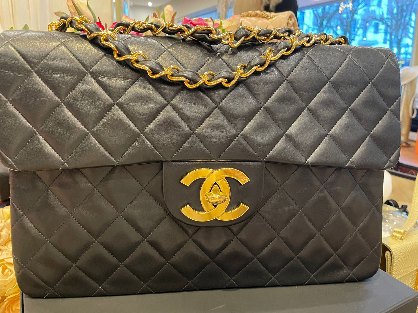 Chanel - Vintage Tasche Large schwarz Goldene Hardware