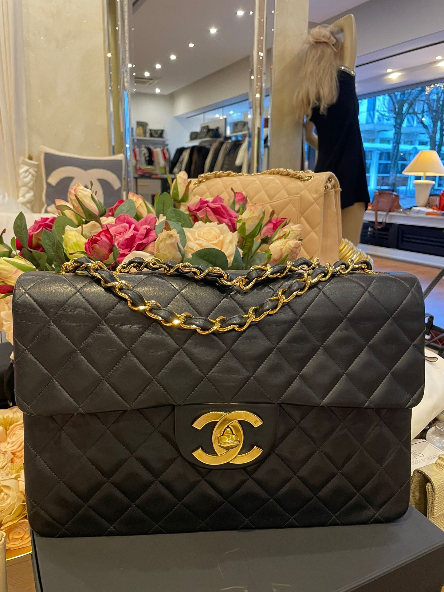 Chanel - Vintage Tasche Large schwarz Goldene Hardware