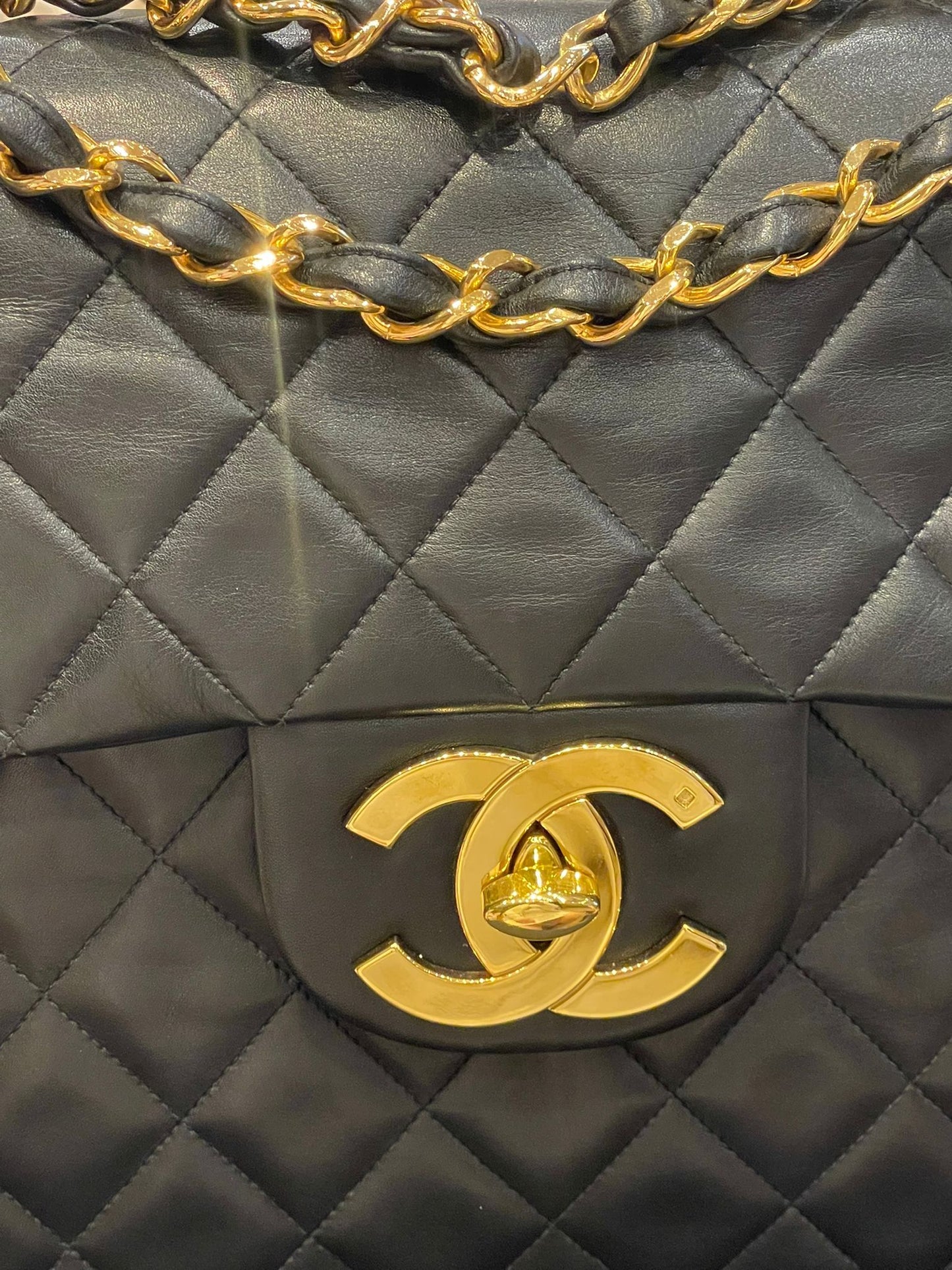 Chanel - Vintage Tasche Large schwarz Goldene Hardware