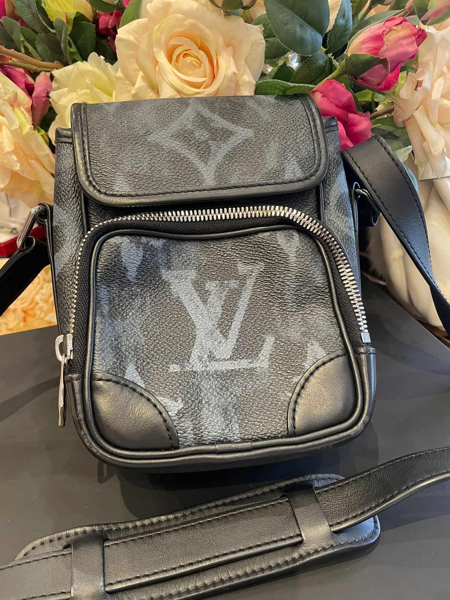 Louis Vuitton - Nano Amazon Messenger Tasche Monogram Pastel Noir
