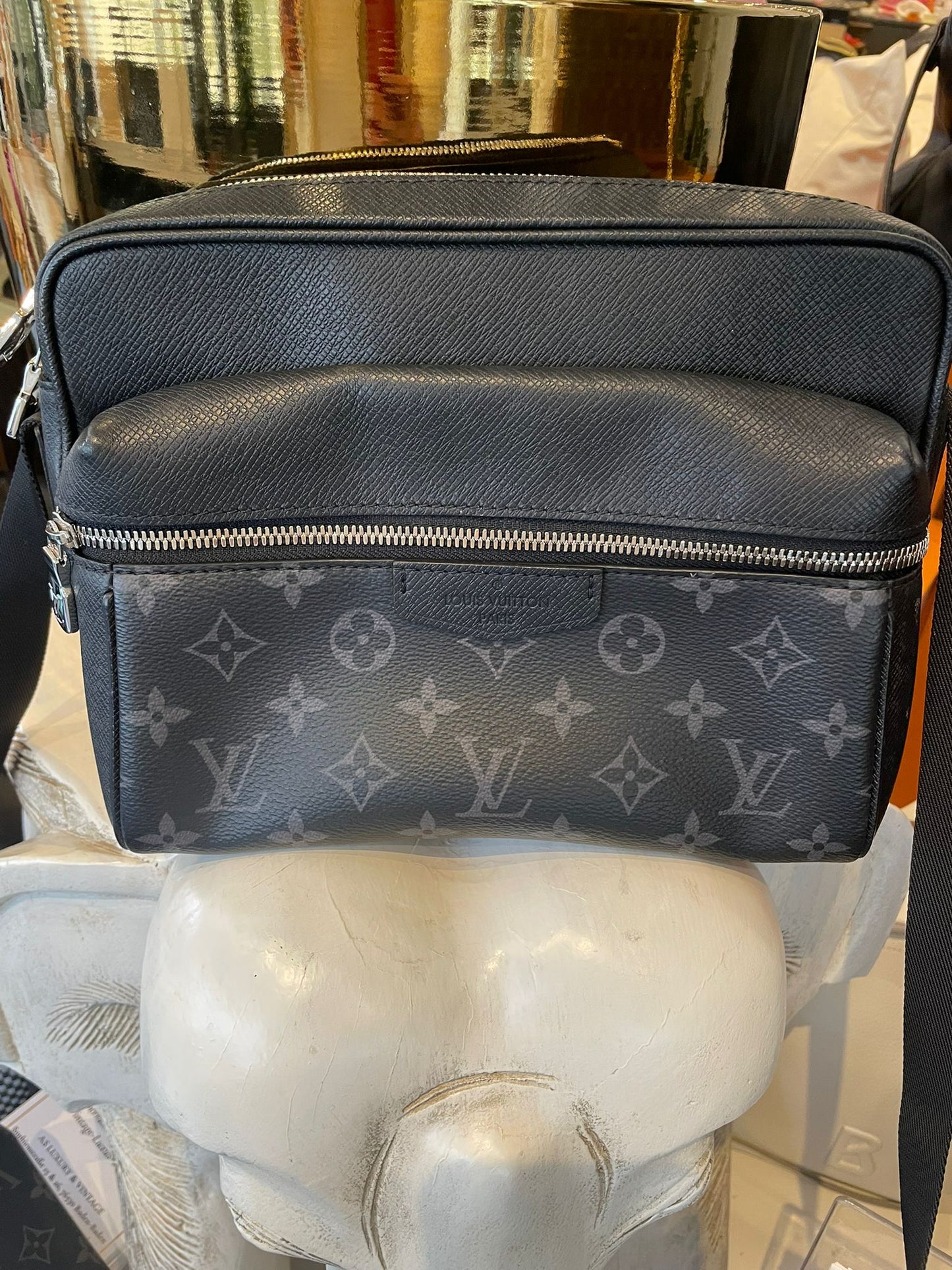 Louis Vuitton - Outdoor Messenger Taigarama Monogram Noir