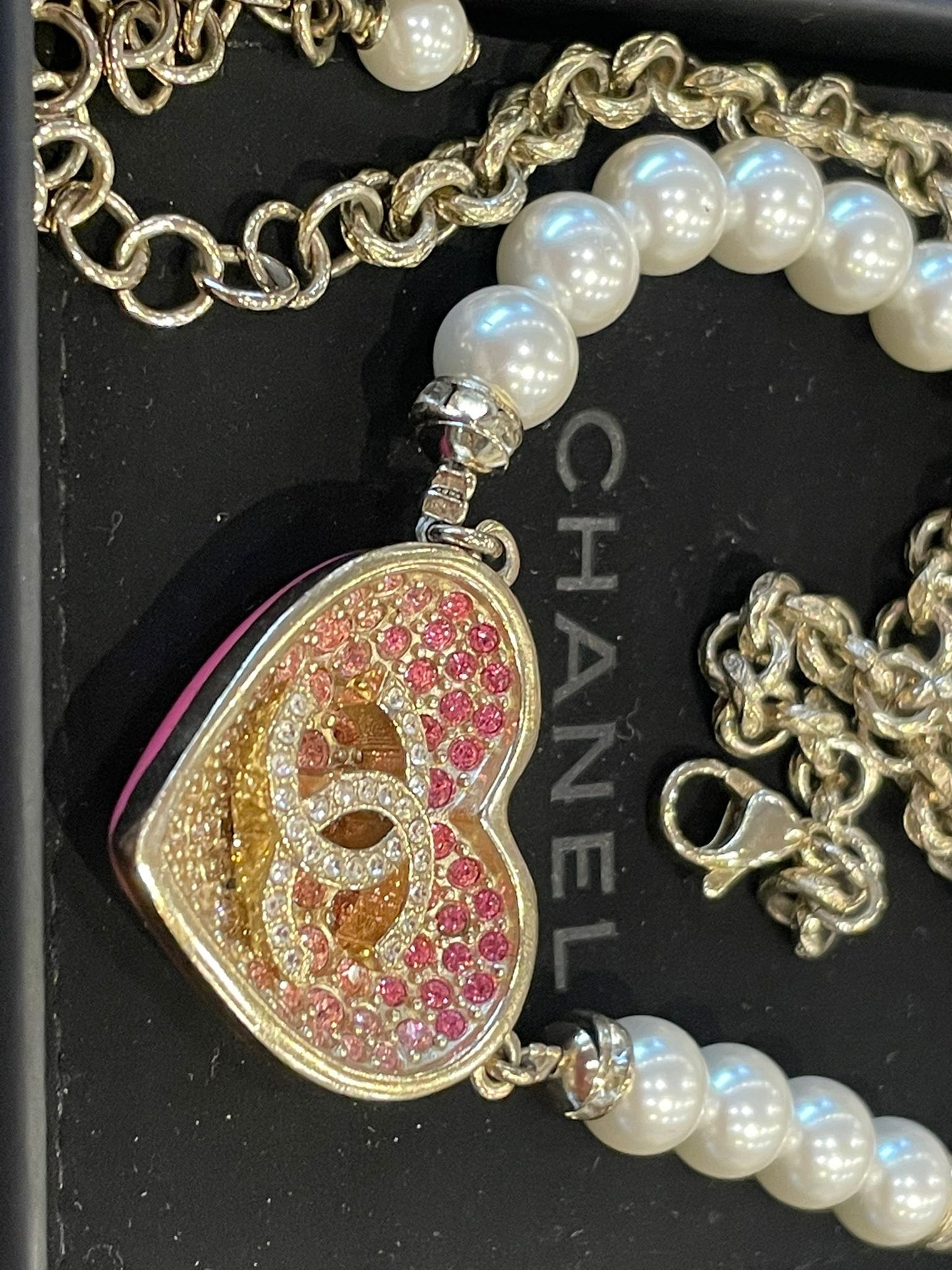 Chanel - Collier Herz mit Perlen