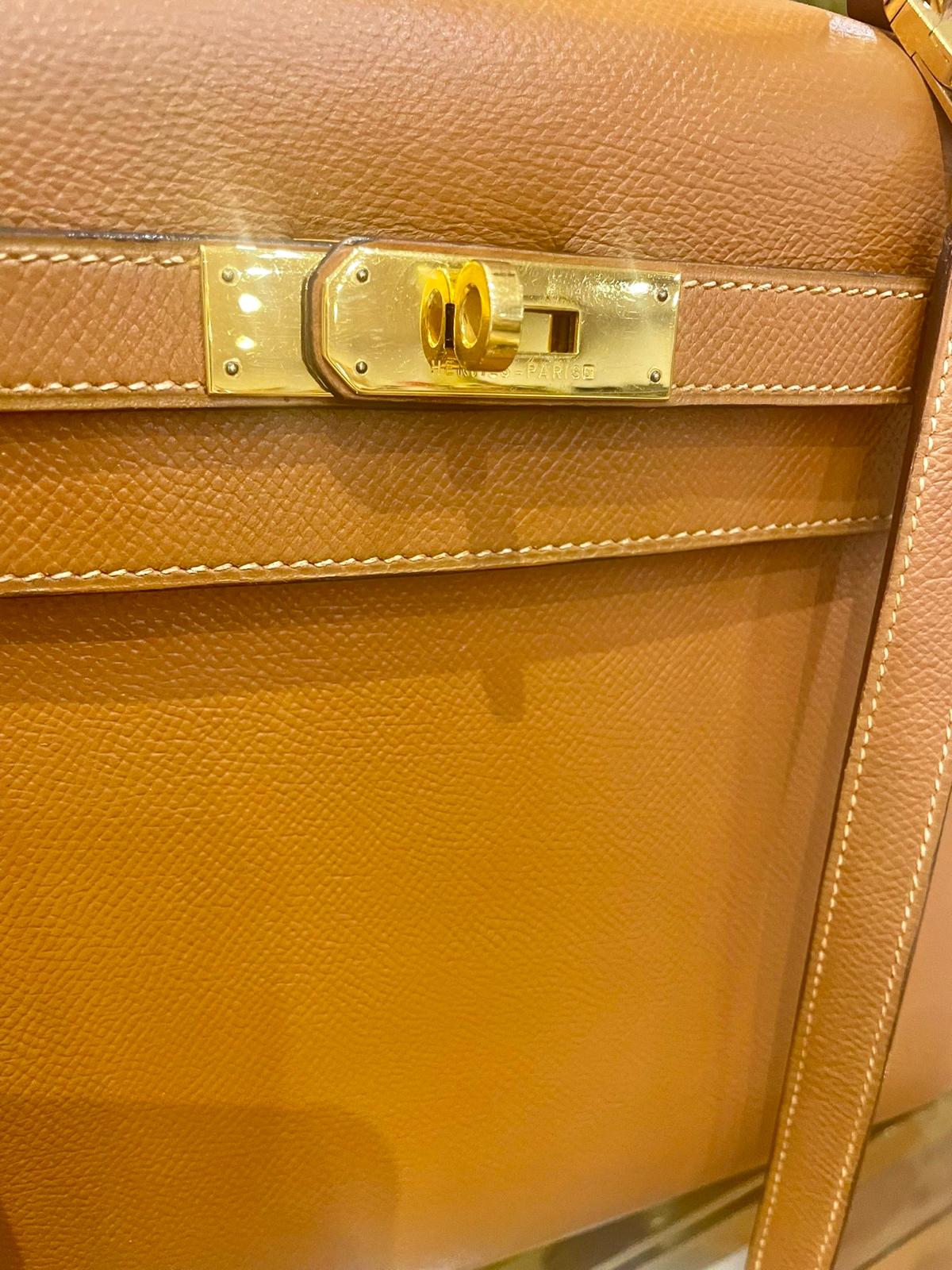Hermès - Kelly Bag 32 Gold Courchevel Leder Golden Hardware