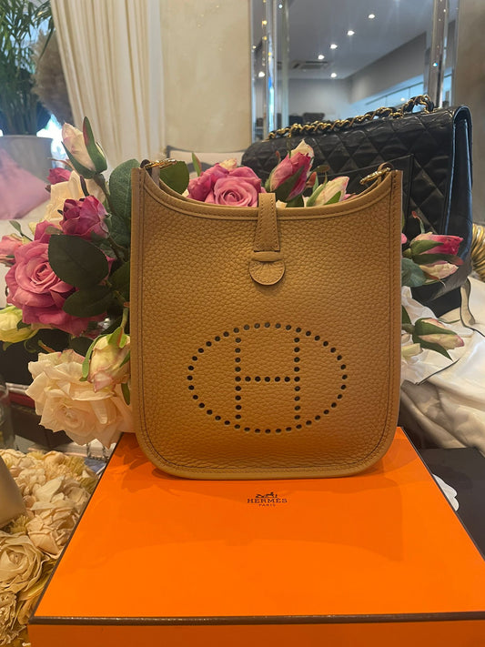 Hermès - Mini Evelyne 16 Amazone Taurillon Clemence Leder Biscuit