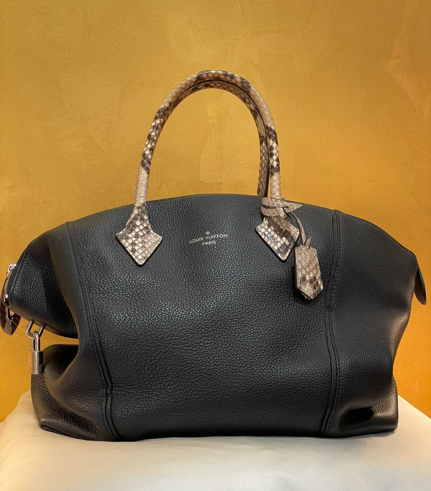 Louis Vuitton - Lockit Limited Edition