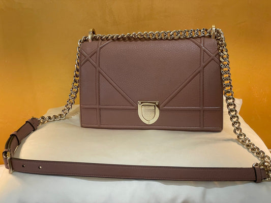 Dior - Diorama aus Kalbsleder Altrosa
