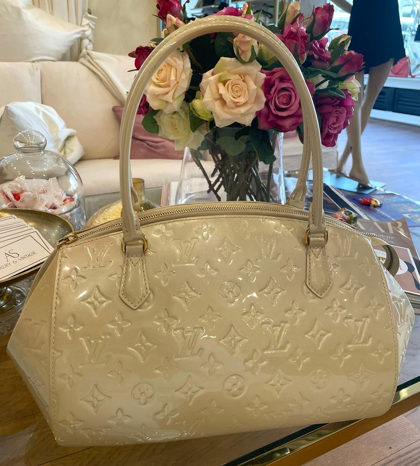 Louis Vuitton - Lackledertasche Beige