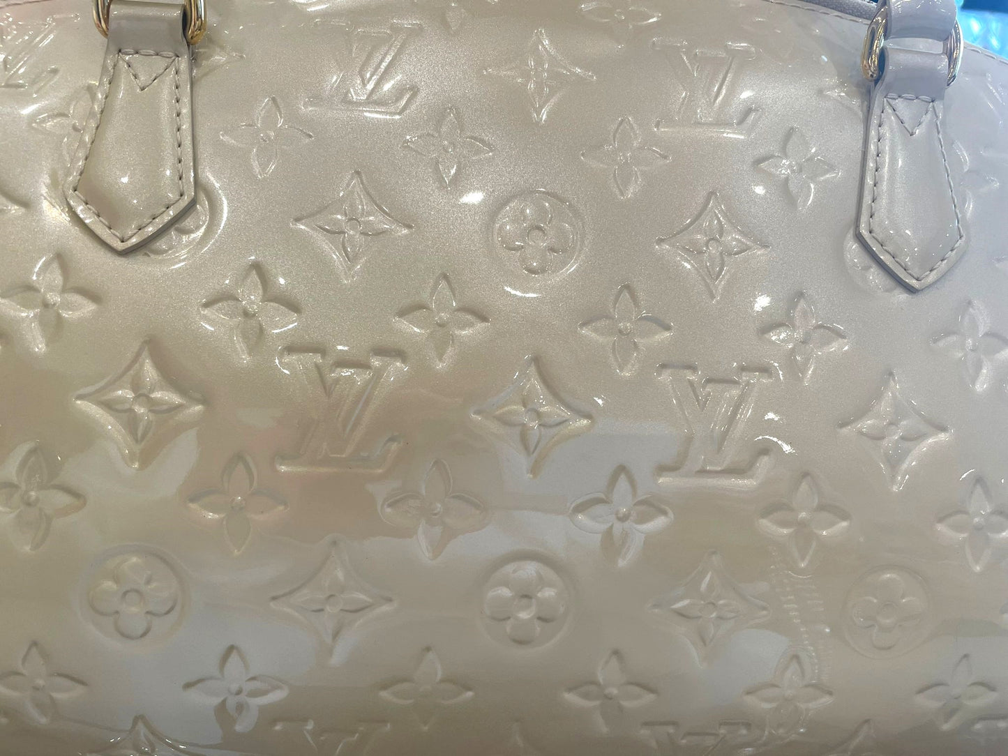 Louis Vuitton - Lackledertasche Beige