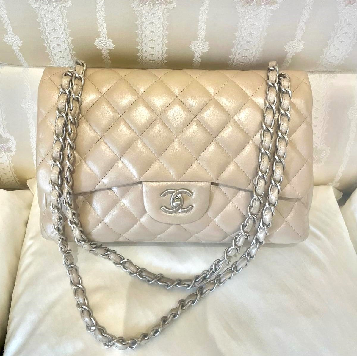 Chanel - Double Flap Jumbo Lambskin Gold mit silberner Hardware